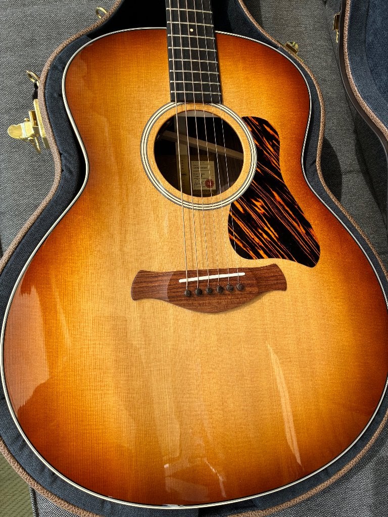 Taylor Gold Label 714e SB als nieuw, Muziek en Instrumenten, Snaarinstrumenten | Gitaren | Akoestisch, Ophalen, Zo goed als nieuw