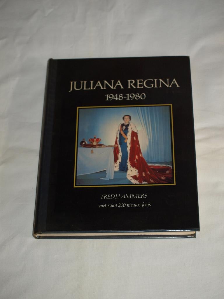 Boek Juliana Regina 1948-1980 Fred J. Lammers, Verzamelen, Ophalen of Verzenden, Zo goed als nieuw, Nederland, Tijdschrift of Boek