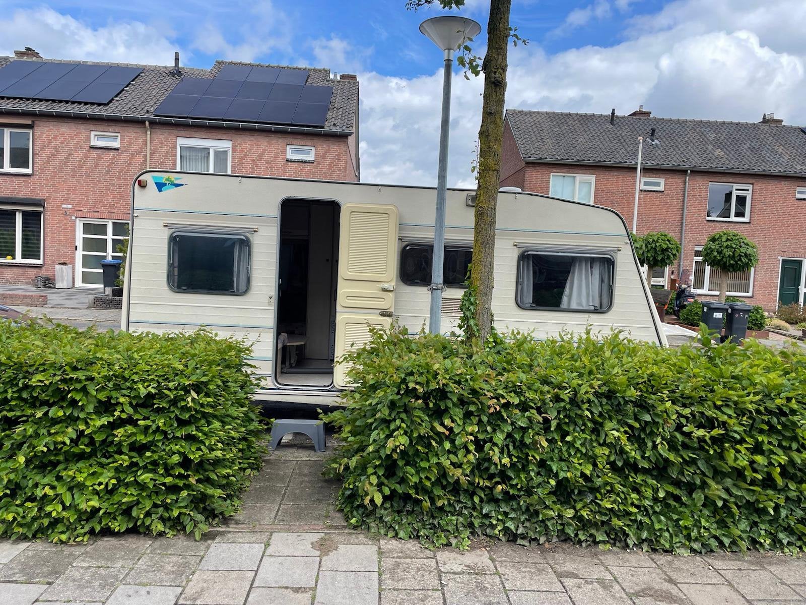 Caravelair 470 met voortent ideaal voor gezinnen, Rondzit, Kachel, Omvormbare zithoek, Particulier