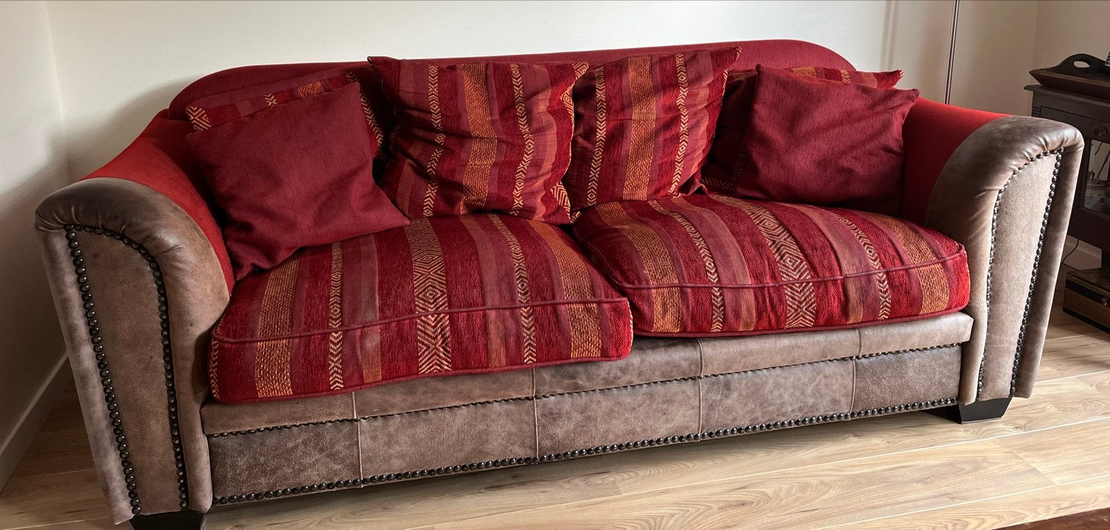 Gratis ophalen Rood/bordeaux bankstel 2- en 2,5-zits, Ophalen, Gebruikt, 75 tot 100 cm, Rechte bank