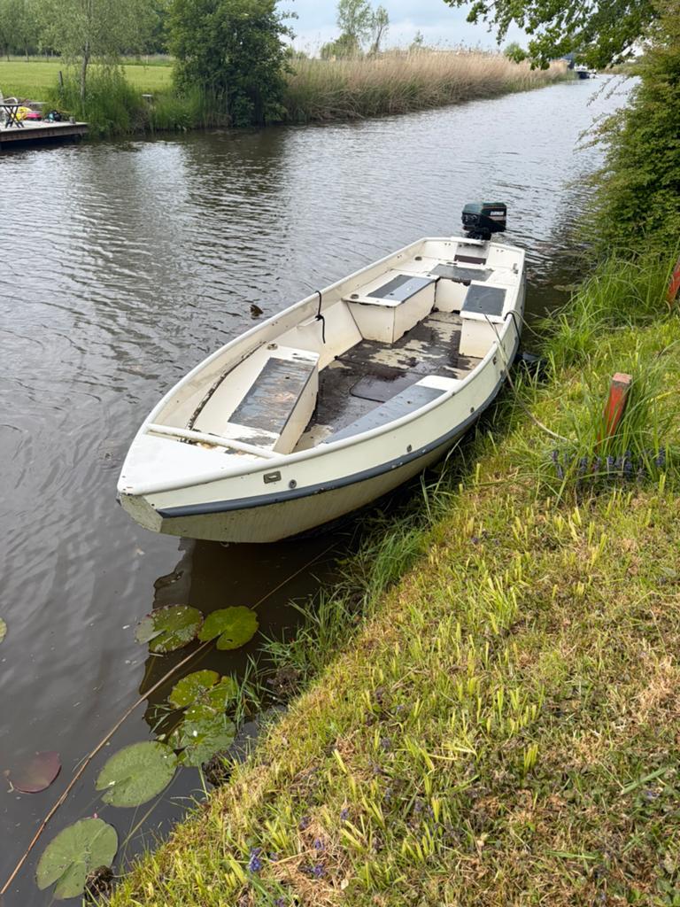 Leuke stalen vlet te koop - boot met 8pk langsstaart sloep, Watersport en Boten, Staal, Buitenboordmotor, Ophalen of Verzenden