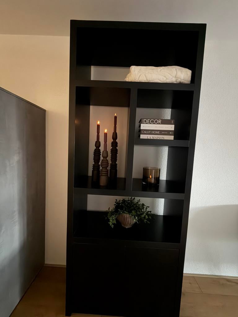 Zwart eiken kast met opbergruimte, Ophalen, 200 cm of meer, Zo goed als nieuw, Minder dan 150 cm