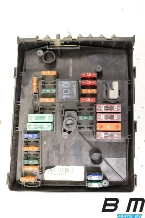 Zekeringkast in motorruimte VW Golf 5 1K0937125A, Gebruikt