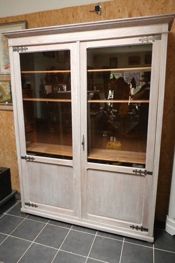 Grote 2-deurs schoolkast in eik "White wash"., Ophalen, Glas, Met deur(en), 200 cm of meer
