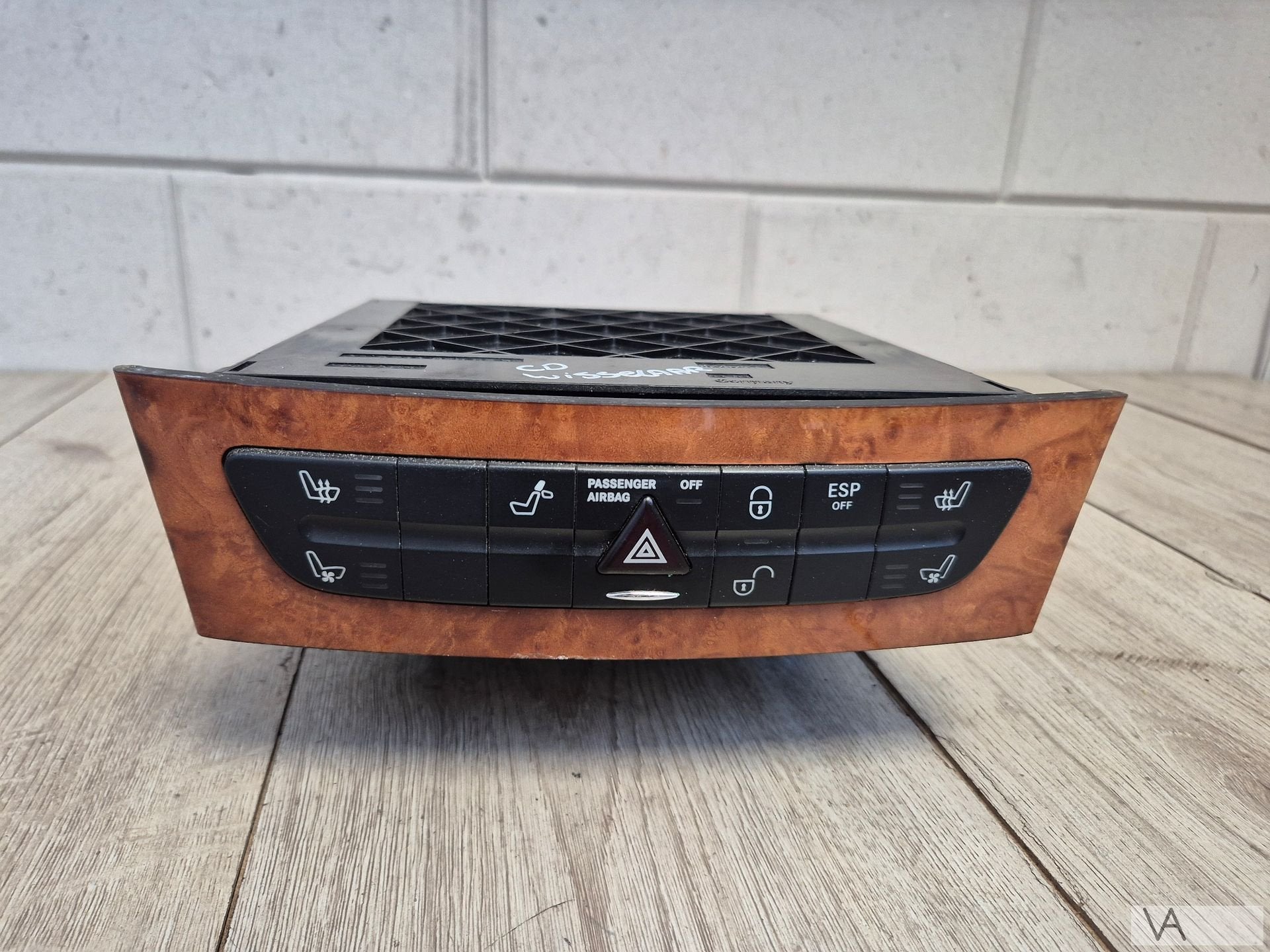 CD wisserlaar met knoppenbalk van Mercedes E klasse W211 €40, Ophalen of Verzenden, -, -, -