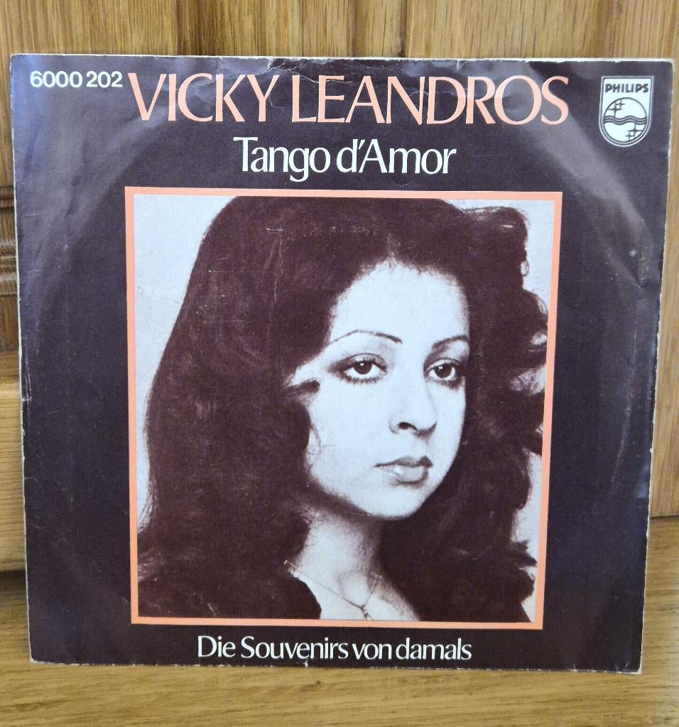 Vicky Leandros ‎– Tango D'Amor / Die Souvenirs Von Damals, 7 inch, Single, Ophalen of Verzenden, Zo goed als nieuw