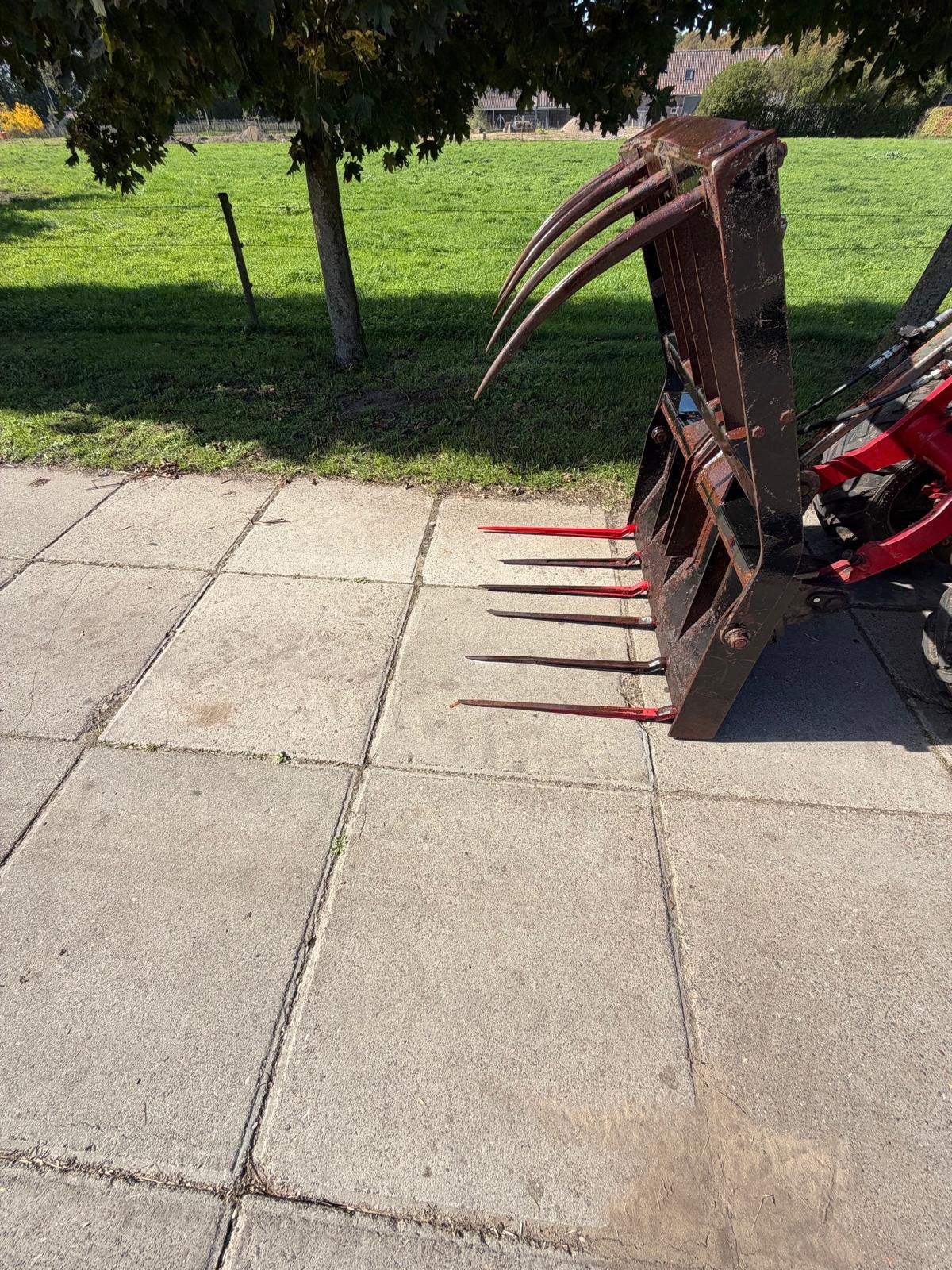 Hydraulische Mestklem /  takkenklem voor aan loader, Zakelijke goederen, Ophalen