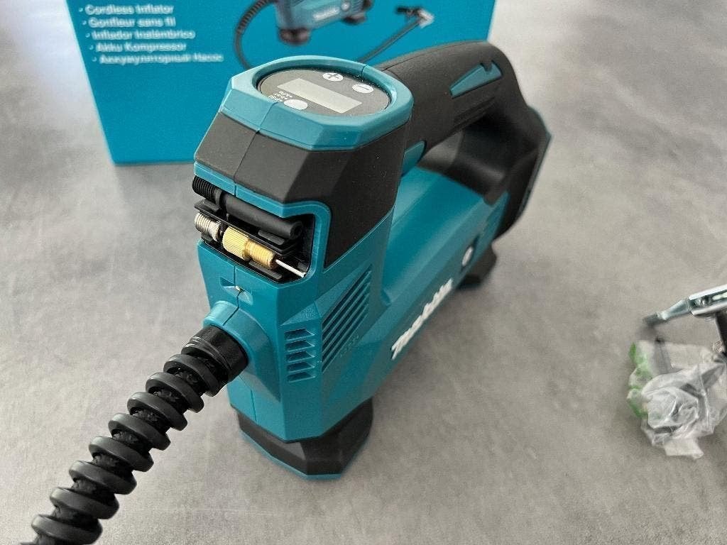MAKITA 18V LUCHTPOMP DMP180Z BANDENPOMP 8,3 Bar LXT+LED POMP, Caravans en Kamperen, Ophalen of Verzenden, Nieuw, Elektrisch