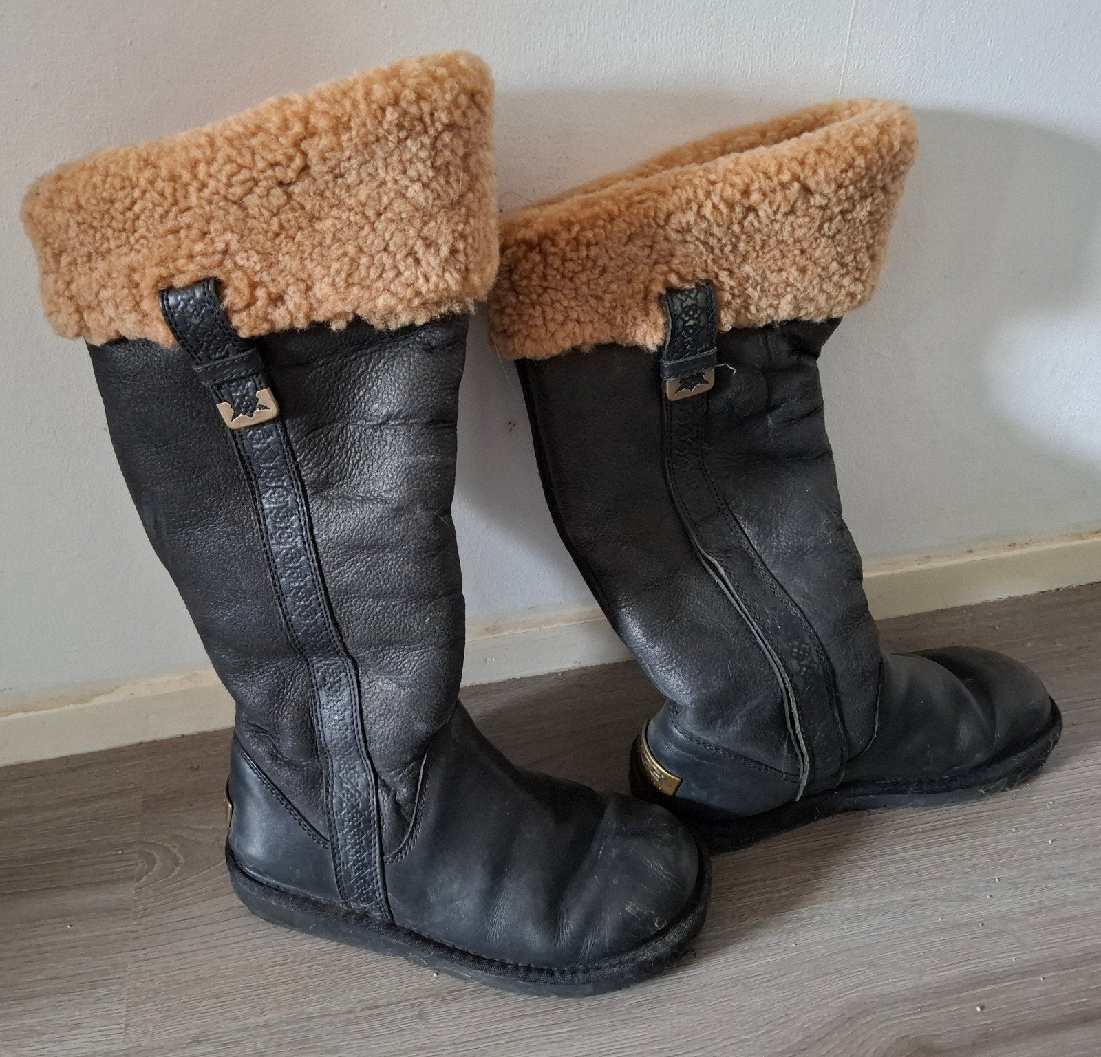 Zwarte uggs maat 37, Kleding | Dames, Schoenen, Hoge laarzen, UGG, Zwart, Ophalen of Verzenden