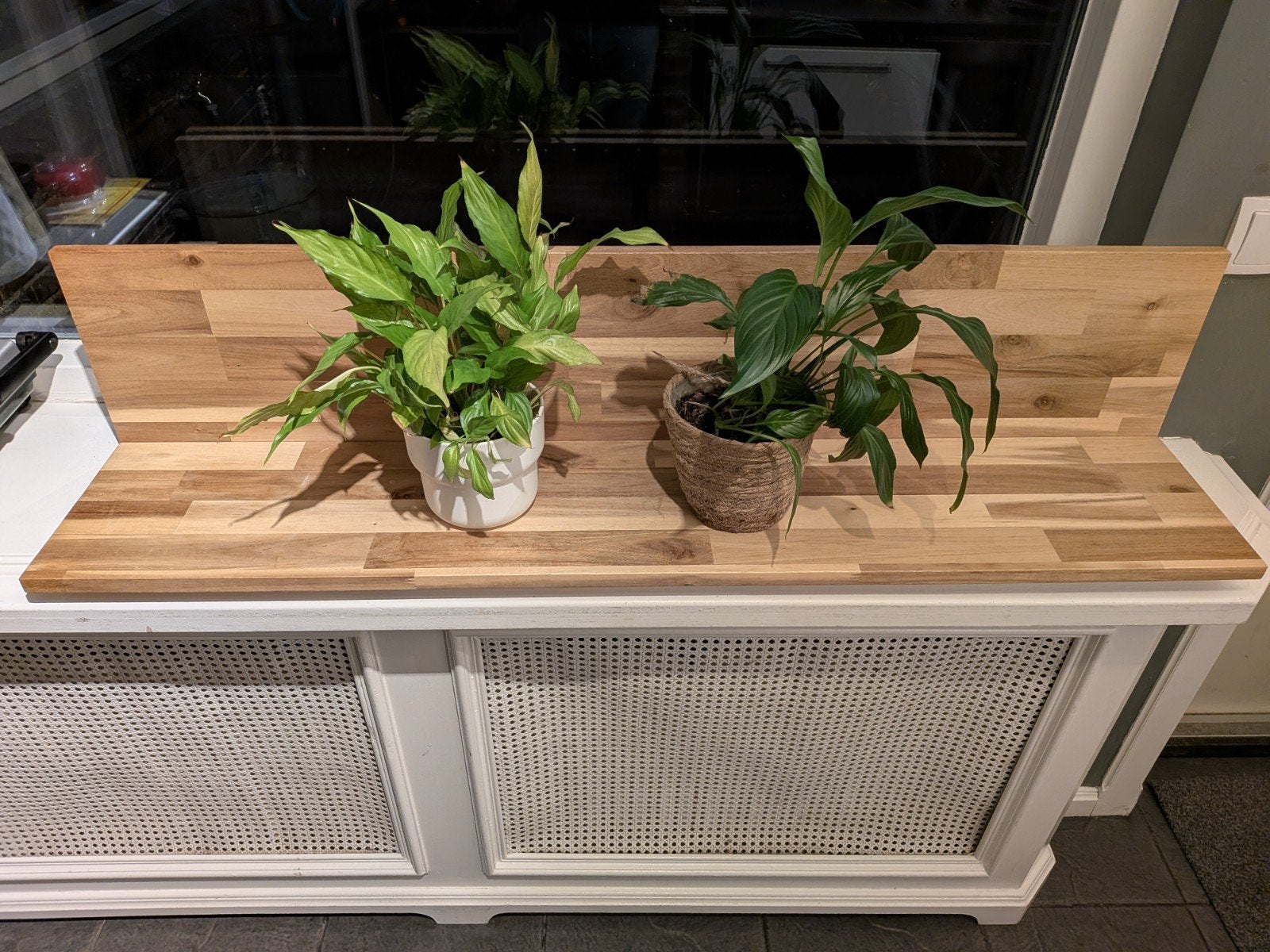 IKEA SKOGSTA wandplank - Massief acacia (120x25 cm)

 Besc, Ophalen, Zo goed als nieuw