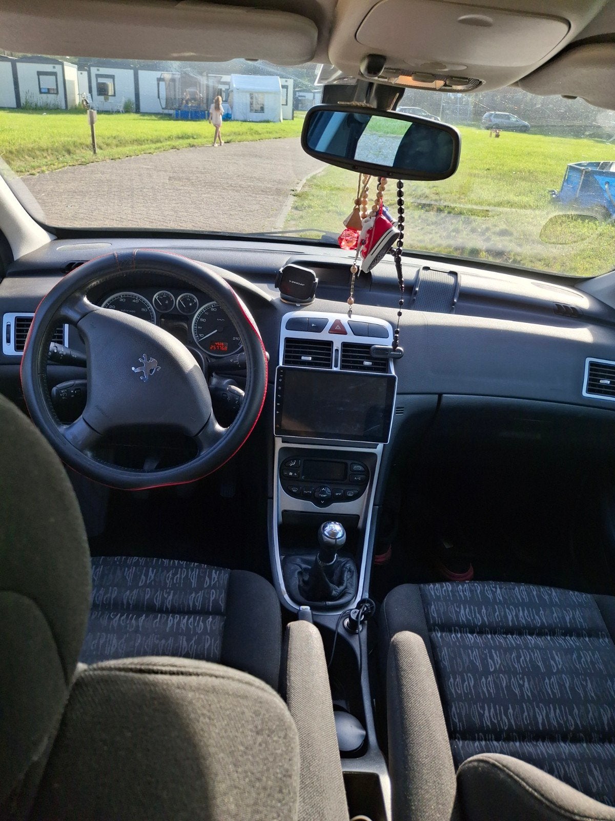 Peugeot 307 1.6 16V 5DRS 2003 Zwart, Auto's, Voorwielaandrijving, 4 cilinders, 610 kg, Zwart