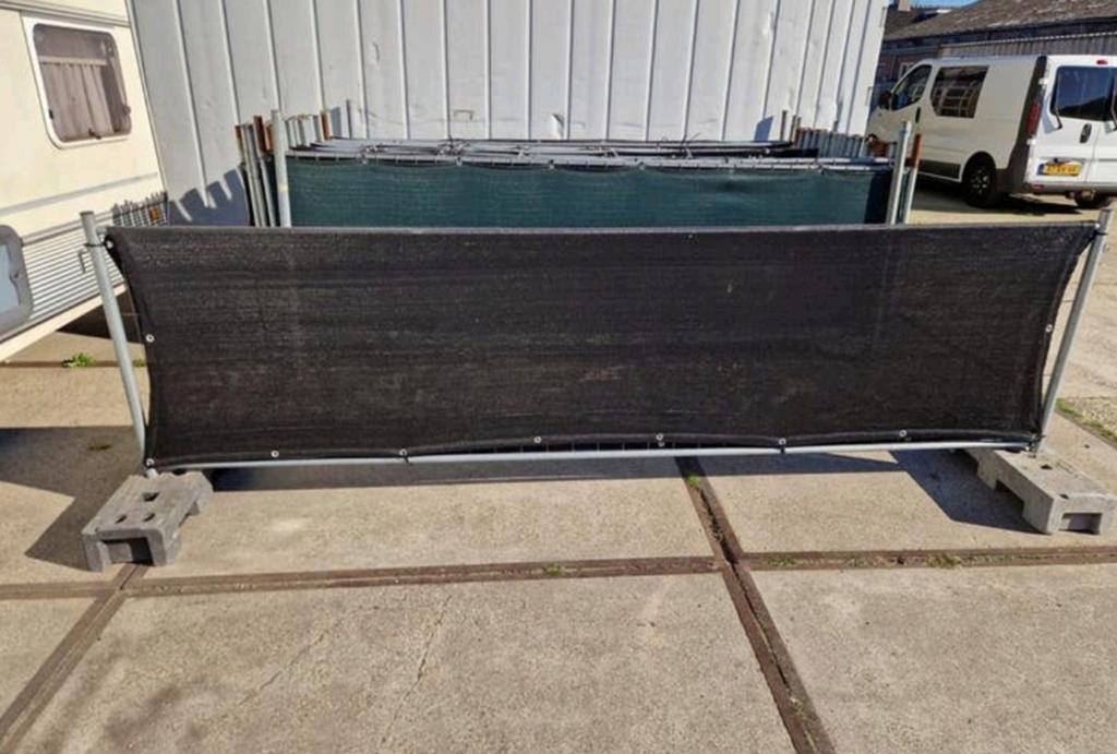 Lage bouwhekken met schaduwdoek - Ideaal voor privacy, Tuin en Terras, Tuinhekken en Hekwerk, Ophalen, Gebruikt, IJzer, Overige typen