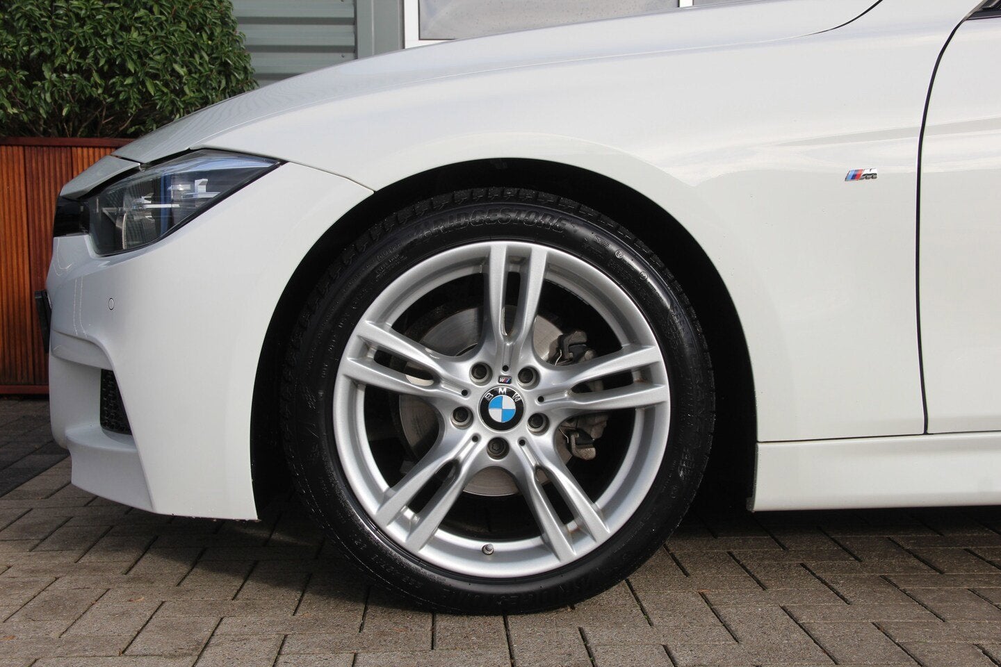 BMW 3-serie Touring 318i M Sport | 2E EIGENAAR | PANO-DAK |, Automaat, Gebruikt, Euro 6, 1465 kg