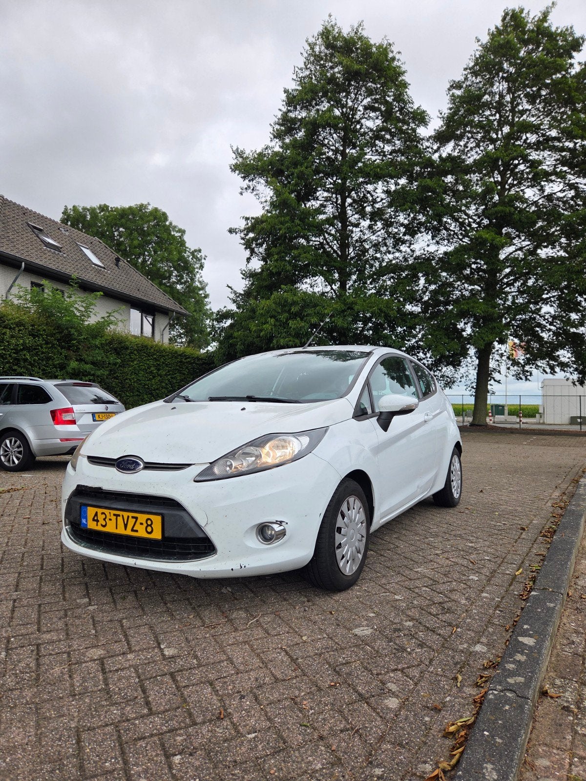 Ford Fiësta 1.6TDCI 70KW 3DR 2012 Wit, Auto's, Ford, Voorwielaandrijving, 96 €/maand, Wit, Origineel Nederlands