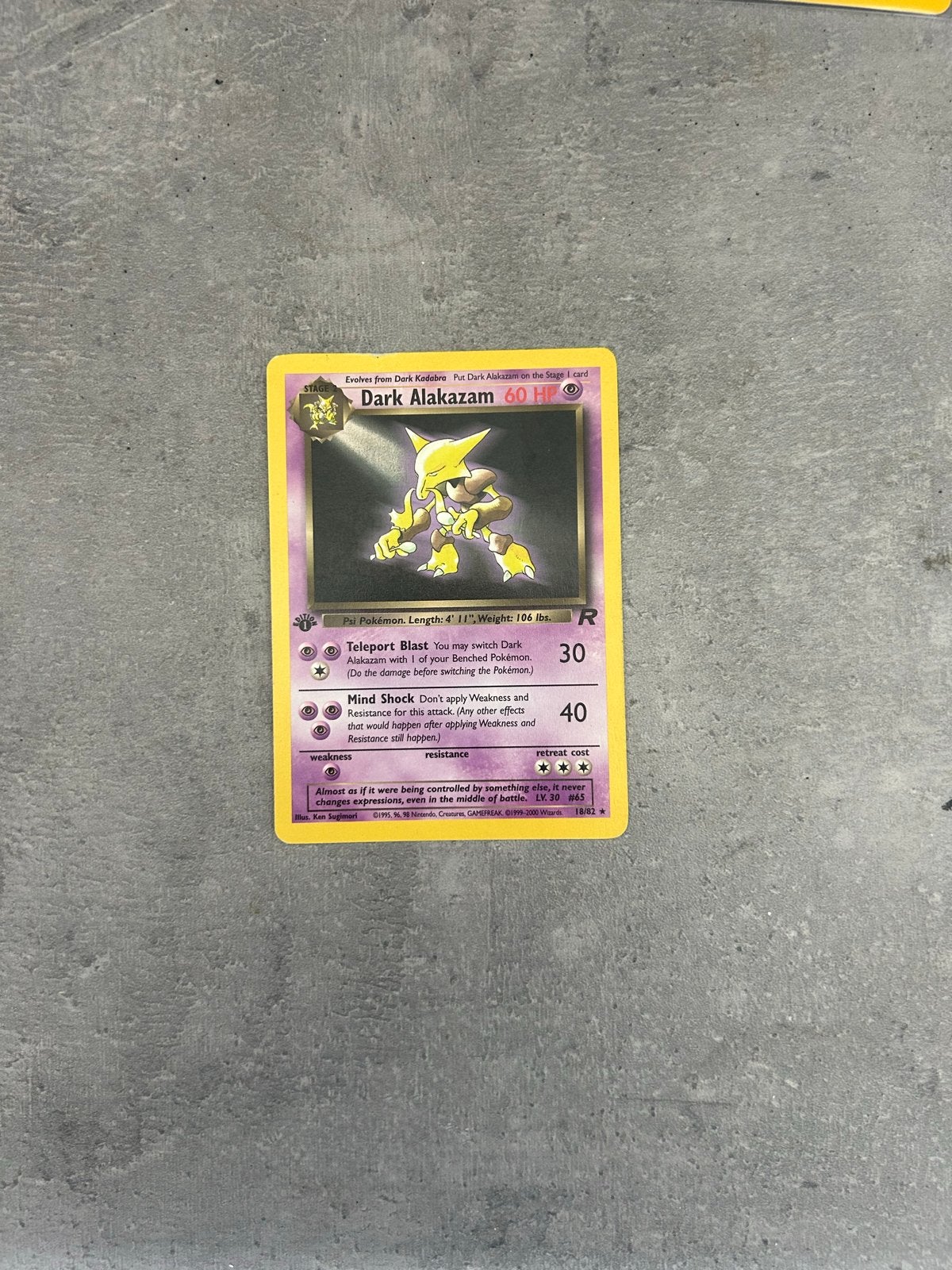 Dark Alakazam 18/82 1e edition pokemon kaart, Ophalen of Verzenden, Zo goed als nieuw, Losse kaart, Foil