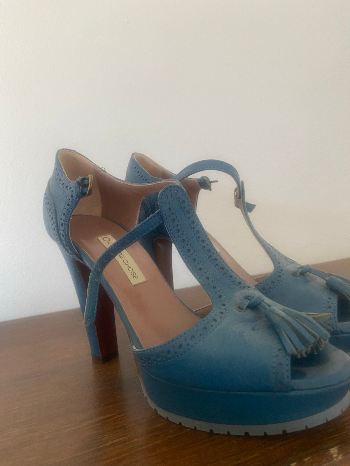 L' Autre Chose blauwe hakken met kwastjes, maat 36, Ophalen of Verzenden, Zo goed als nieuw, Blauw, Pumps