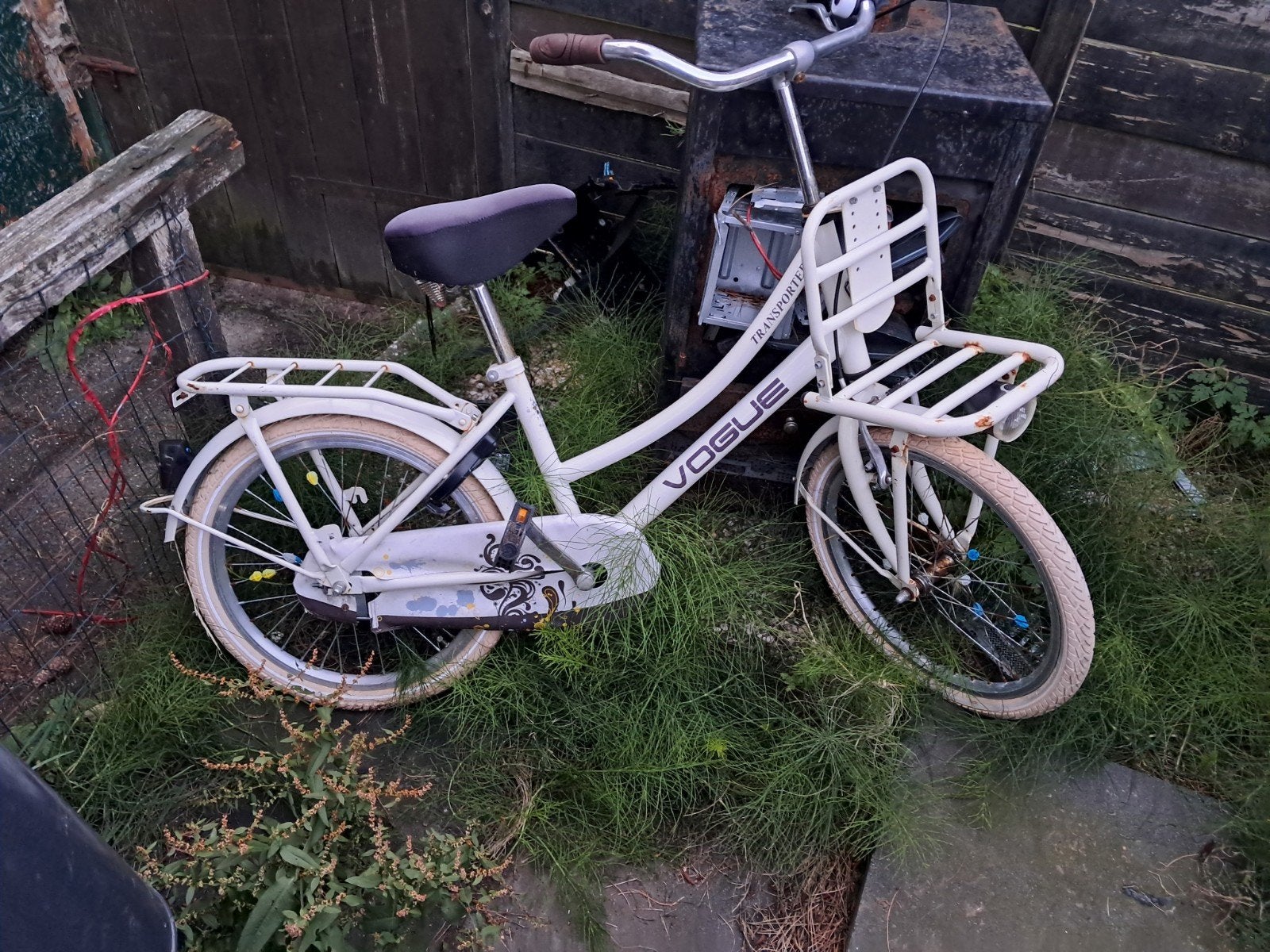 Vogue Transportfiets - Zo goed als nieuw met lichte roest, Fietsen en Brommers, Fietsen | Meisjes, Ophalen of Verzenden, Zo goed als nieuw