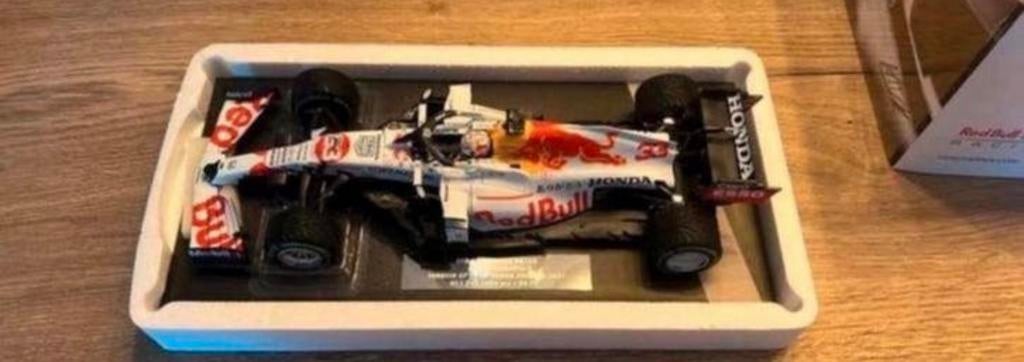 Max verstappen auto, Hobby en Vrije tijd, Modelauto's | 1:24, Zo goed als nieuw, Bburago, Ophalen of Verzenden