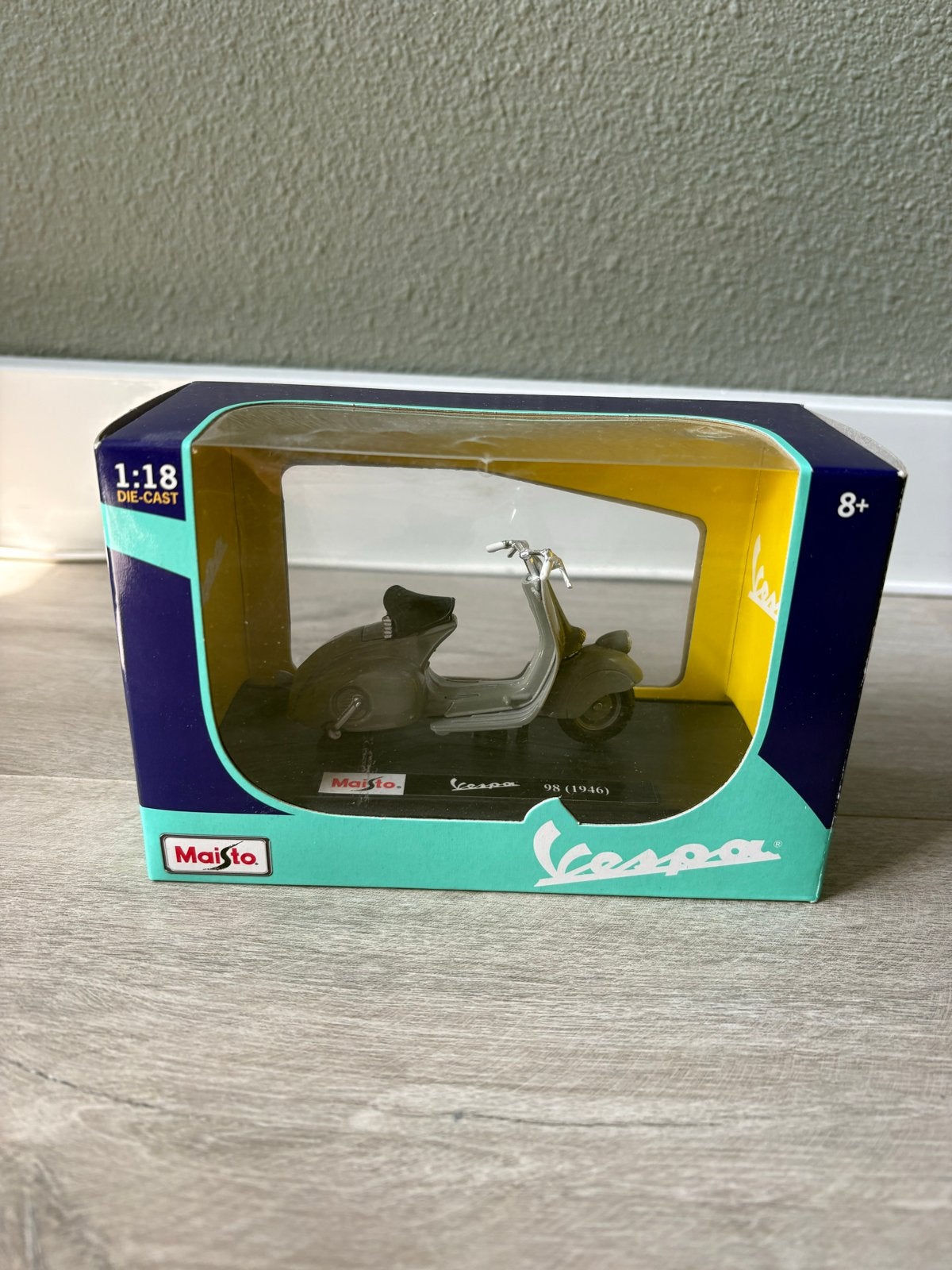 Maisto Vespa 98 (1946) 1:18 Die-Cast Model, Ophalen of Verzenden, Nieuw, Overige typen, Overige merken