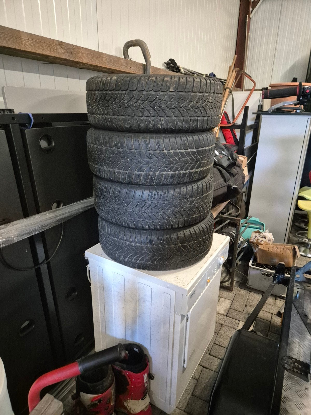 Set van 4 Sportiva winterbanden met velgen 205/55R16, Auto-onderdelen, Banden en Velgen, Gebruikt, 16 inch, Banden en Velgen, Personenwagen