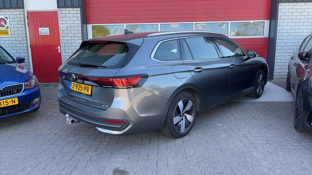 Volkswagen Passat Variant 1.5 eTSI Business NL-AUTO / TREKHA, Auto's, 4 cilinders, 150 pk, Origineel Nederlands, 19 km/l