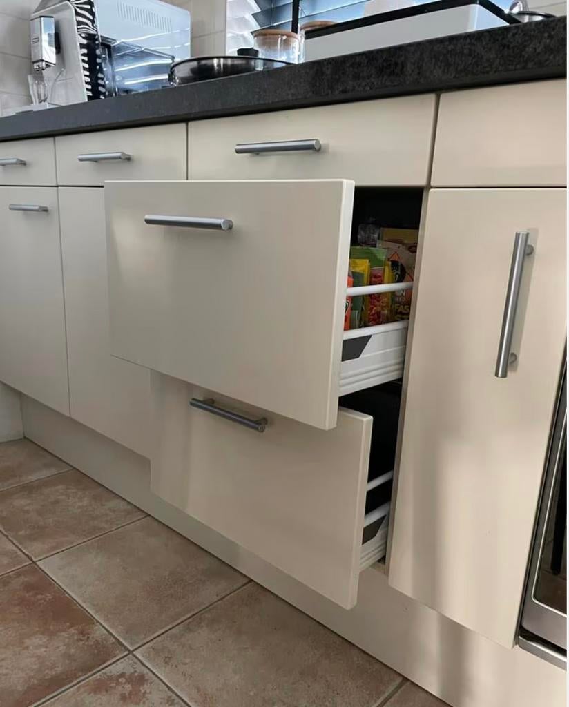 Complete zeer nette  gedemonteerde keuken, Huis en Inrichting, Keuken | Keukenelementen, 200 cm of meer, Wit, Ophalen of Verzenden