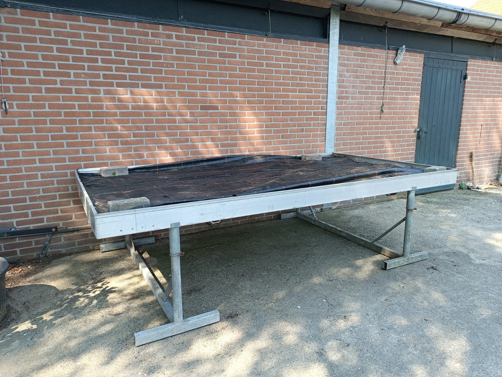Grote kweektafels 2 stuks, Ophalen, Gebruikt, Kweektafel