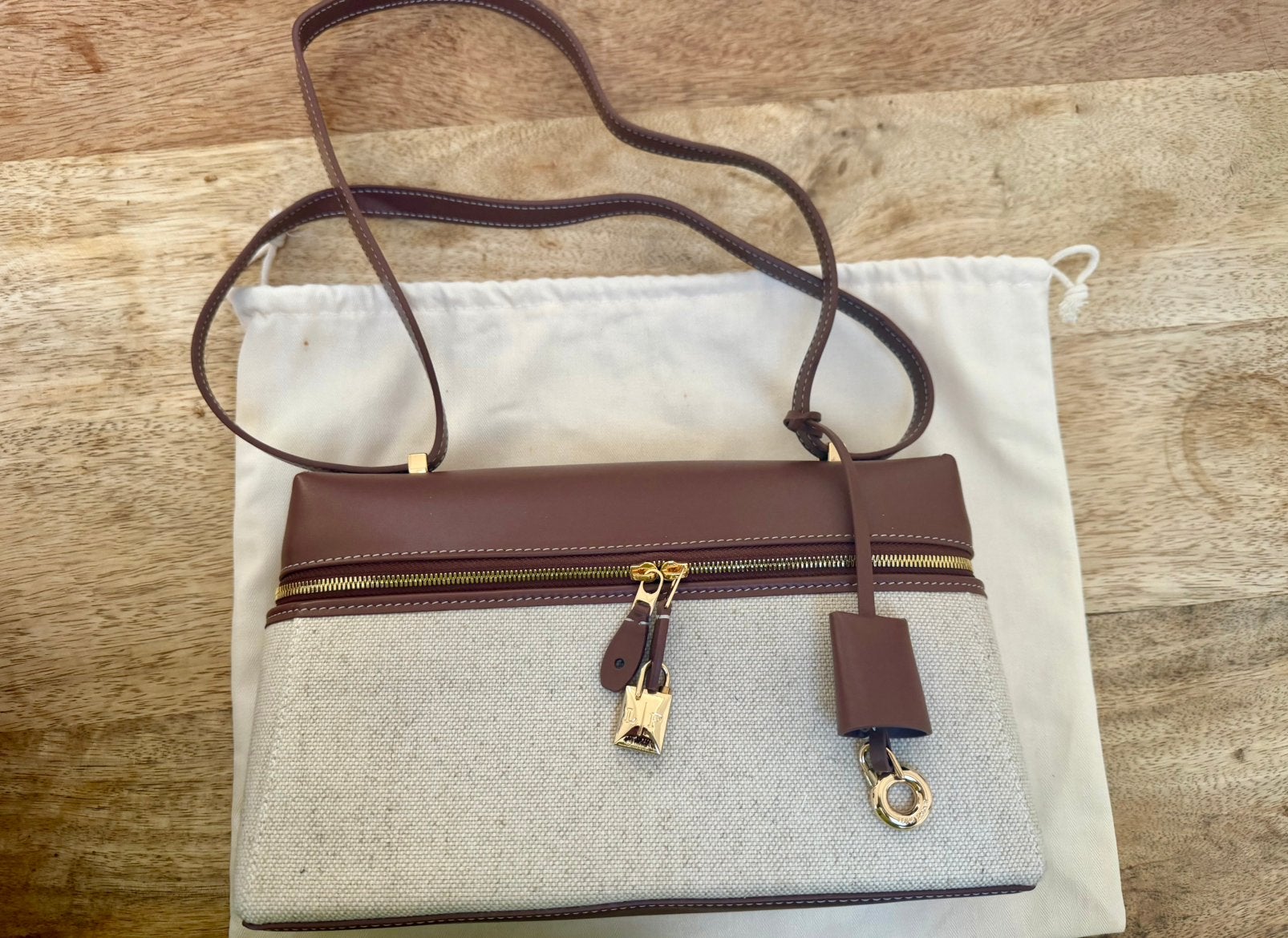 Loro Piana Extra Pocket L19 | Nieuw, nooit gedragen, Beige, Nieuw, Ophalen of Verzenden, Handtas