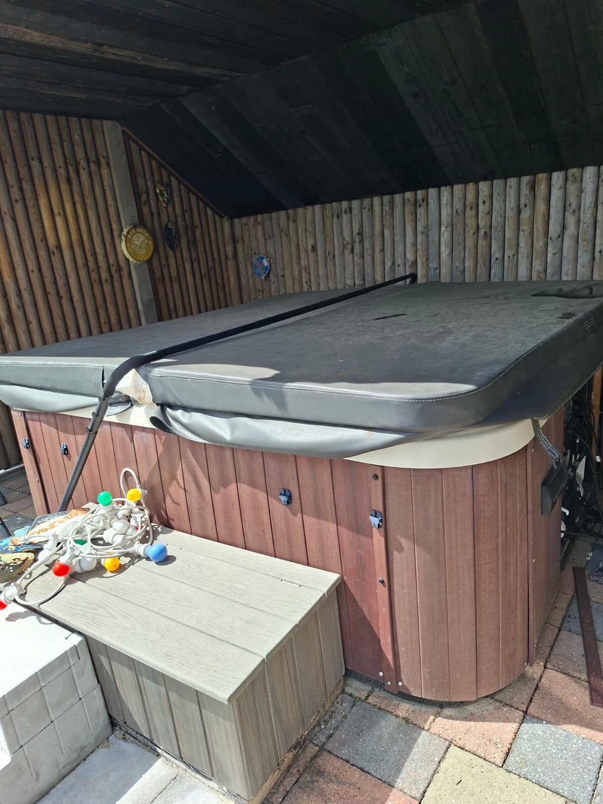 Gebruikte 5-persoons jacuzzi (2.5x2.5m) - verwarming defect, Ophalen of Verzenden