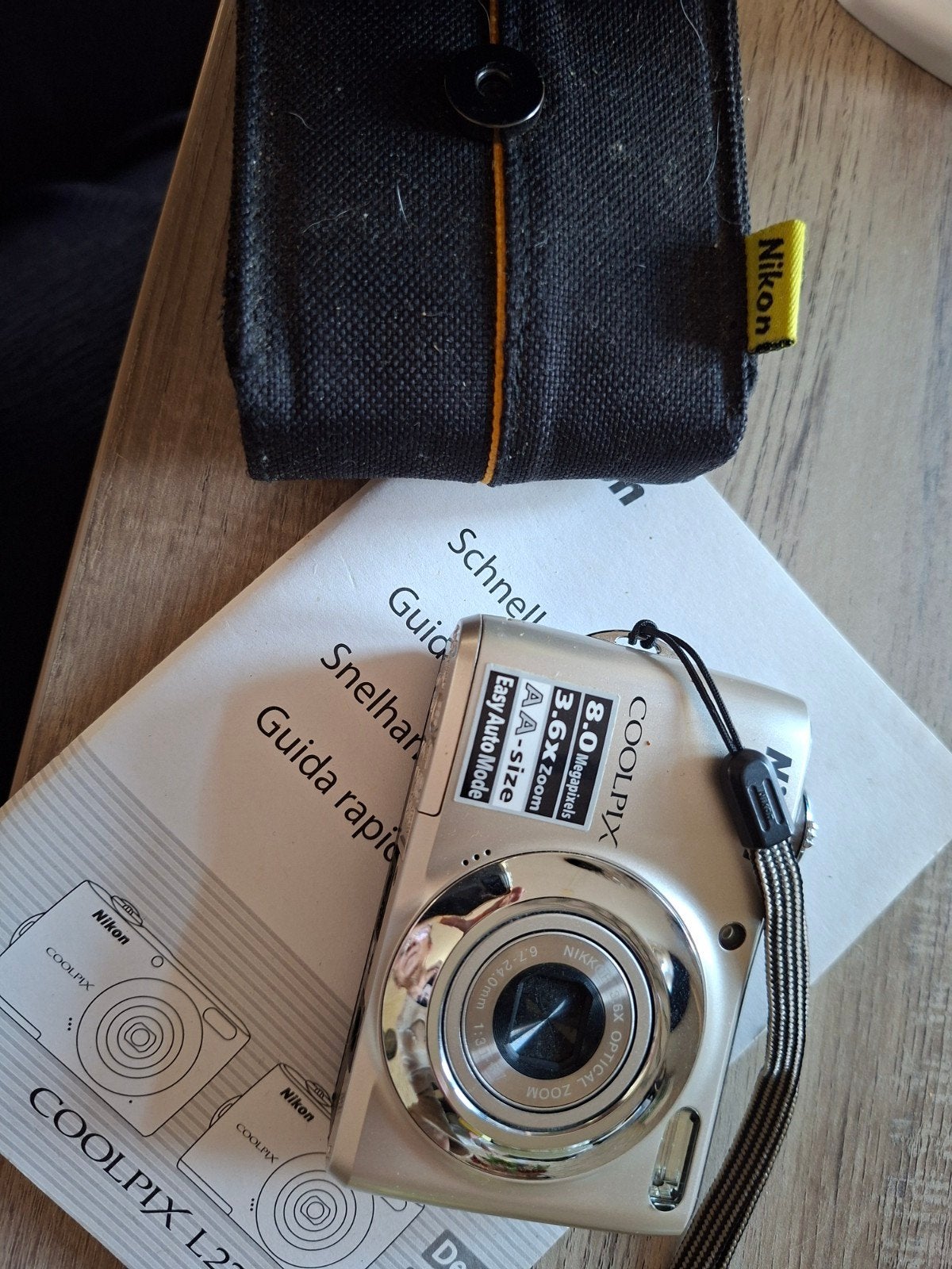 Nikon Coolpix L27 Digitale Camera - 8.0 Megapixels, Gebruikt, Cameratas, Ophalen of Verzenden, Compactcamera