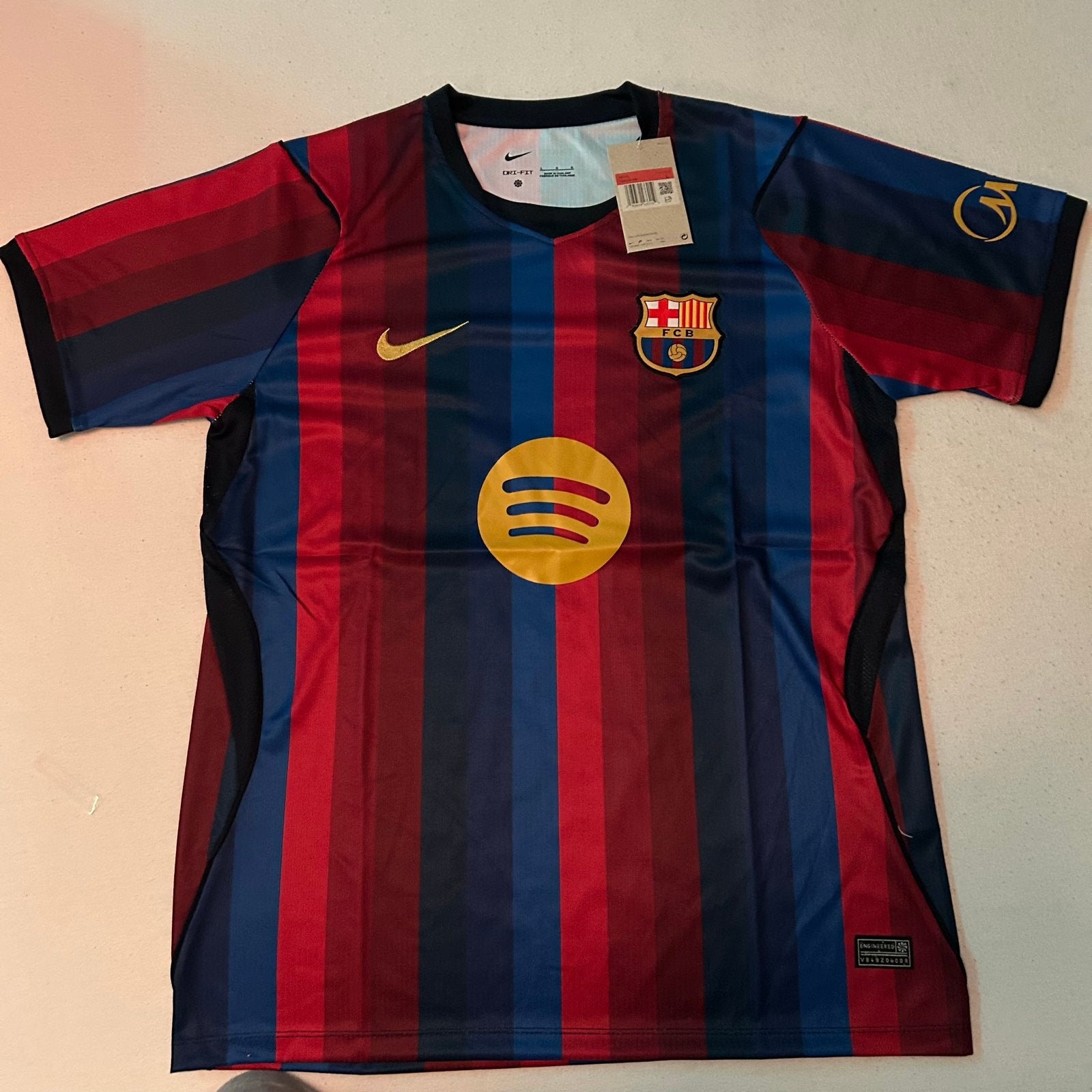 FC Barcelona Thuisshirt Seizoen 26/27 - Nieuw. Maat M en L, Kleding | Heren, Ophalen of Verzenden, Nieuw, Maat 48/50 (M), Meerkleurig