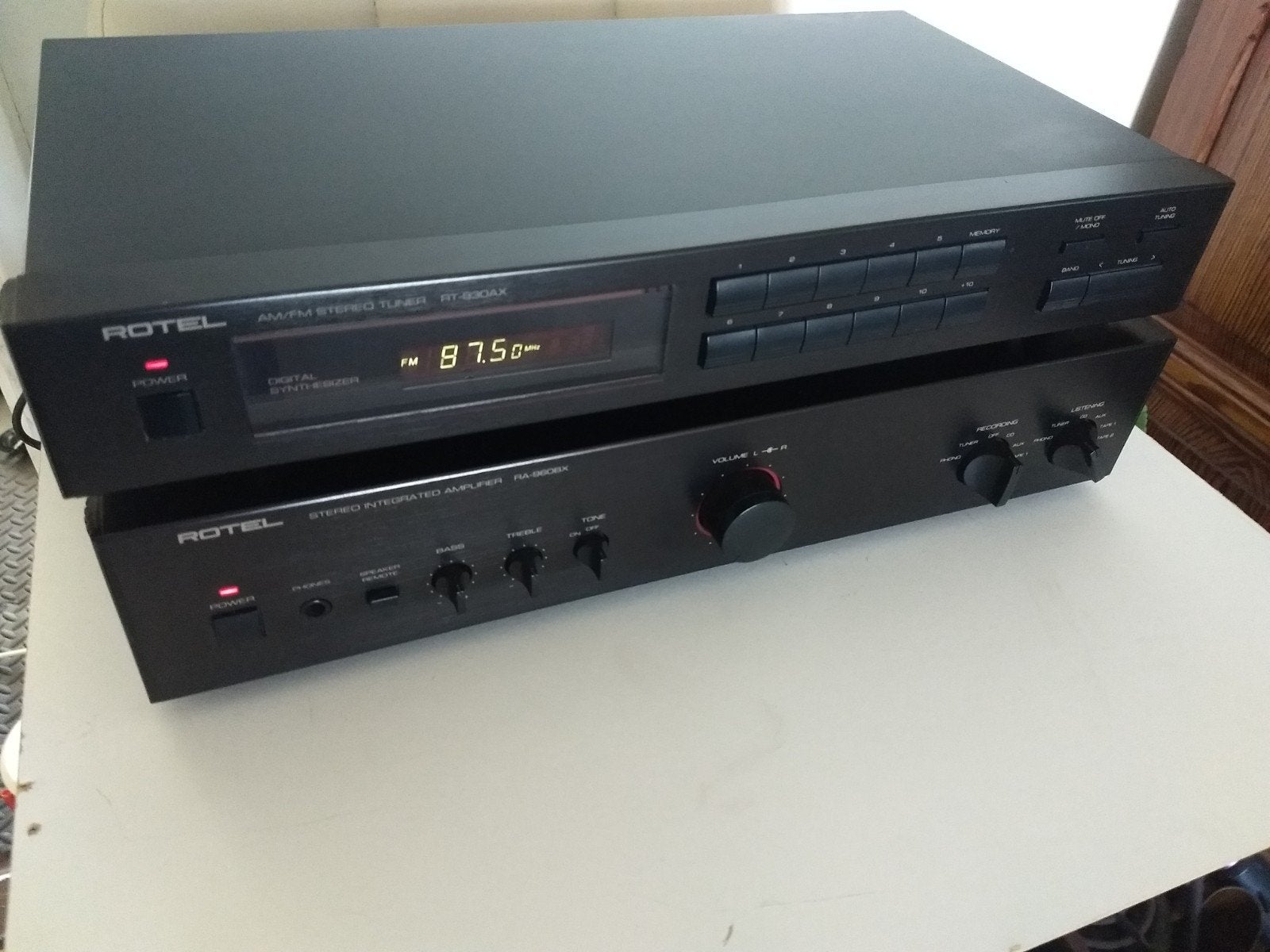 Goede ROTEL  versterker met Tuner RA-960BX, Ophalen, Zo goed als nieuw, 120 watt of meer, Overige merken