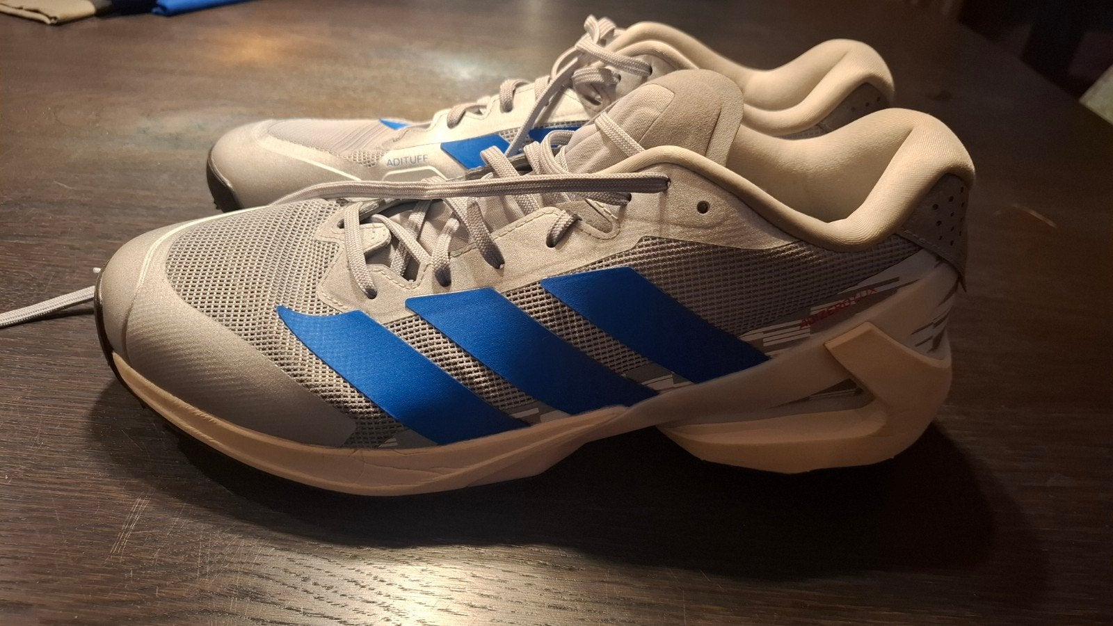 Adidas hockeyschoenen - Maat 44 - Grijs/Blauw, Kleding | Heren, Blauw, Sportschoenen, Ophalen of Verzenden, Zo goed als nieuw