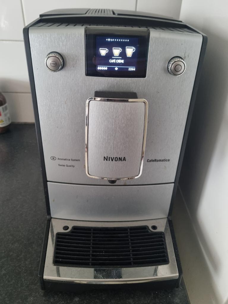 Nivona 573 CafeRomatica volautomatische koffiemachine, Afneembaar waterreservoir, Gebruikt, Koffiemachine, 4 tot 10 kopjes
