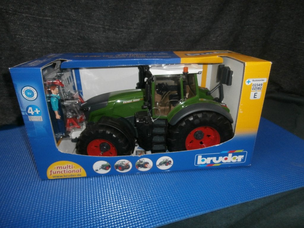 Bruder Fendt 1050 Vario trekker met monteur en gereedschap, Ophalen, Nieuw