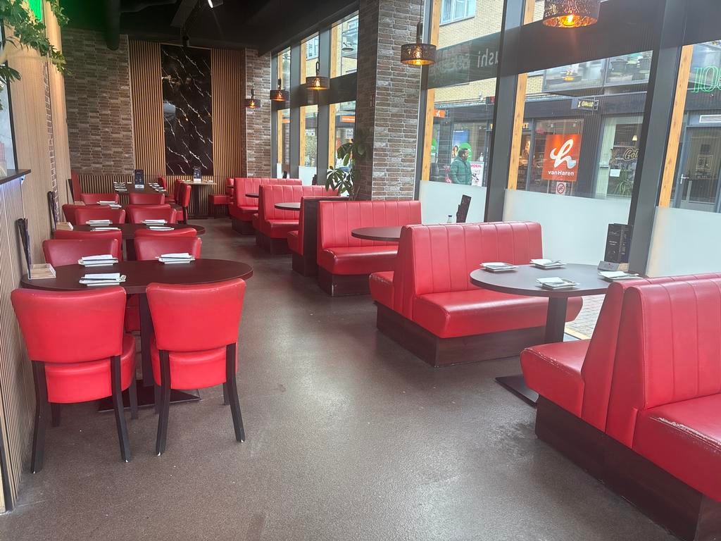 stoelen en banken(48 zitplaatsen) - Ideaal voor horeca, Gebruikt, Leer, Ophalen of Verzenden, Vijf, Zes of meer stoelen