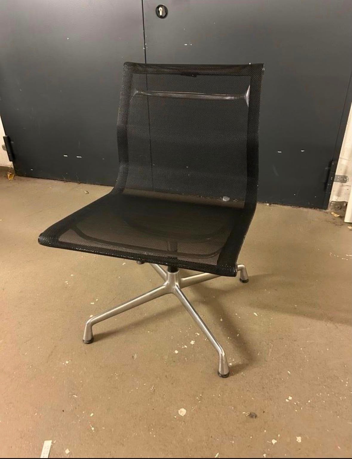 Vitra Stoel, Ophalen, Zo goed als nieuw, Zwart