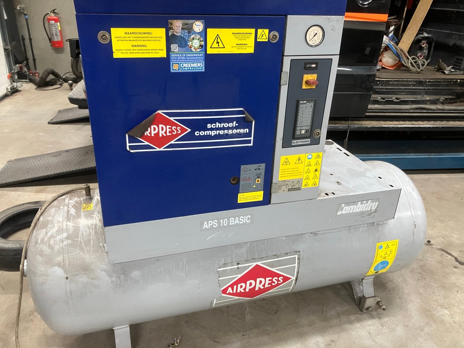 Airpress APS 10 Basic Schroefcompressor, Ophalen, Gebruikt, 400 tot 800 liter/min, 10 bar of meer