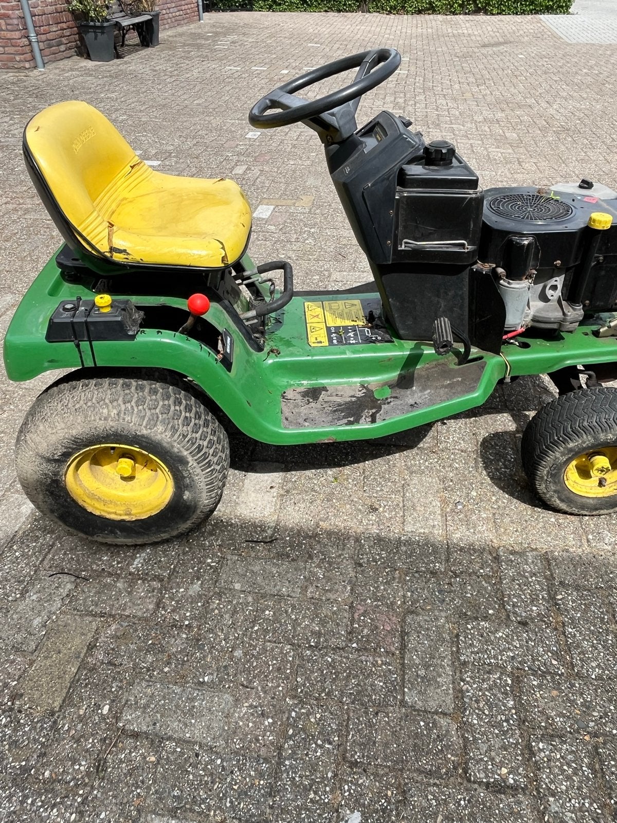John Deere Zitmaaier - Opknapper met startprobleem, Tuin en Terras, Ophalen, Gebruikt, 50 cm of meer, Benzine-grasmaaier