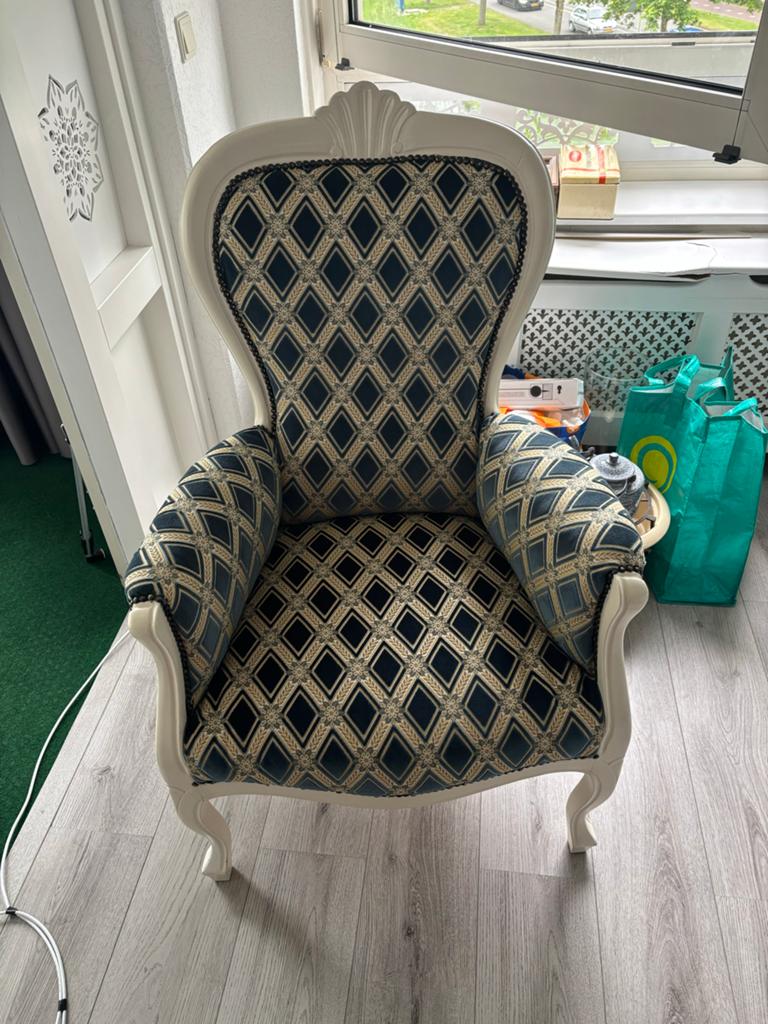 Elegante Barok Fauteuil - Wit met Donkerblauw Patroon, Ophalen