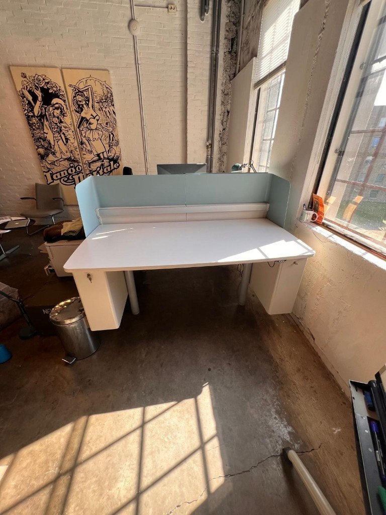 Vitra Tyde bureau's | zit-sta | design Bouroullec | €500, Zit-sta bureau, 160 cm, Gebruikt, Scheidingswand