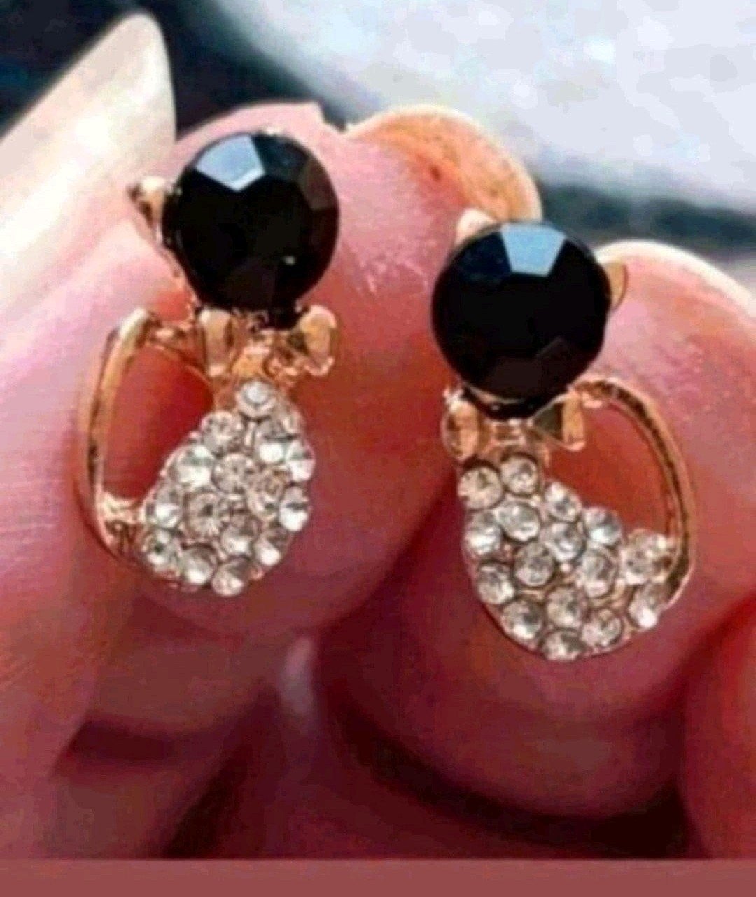 oorbellen kat Zwarte onxy steen Swarovski, Verzenden, Nieuw, Goud, Knopjes of Stekers