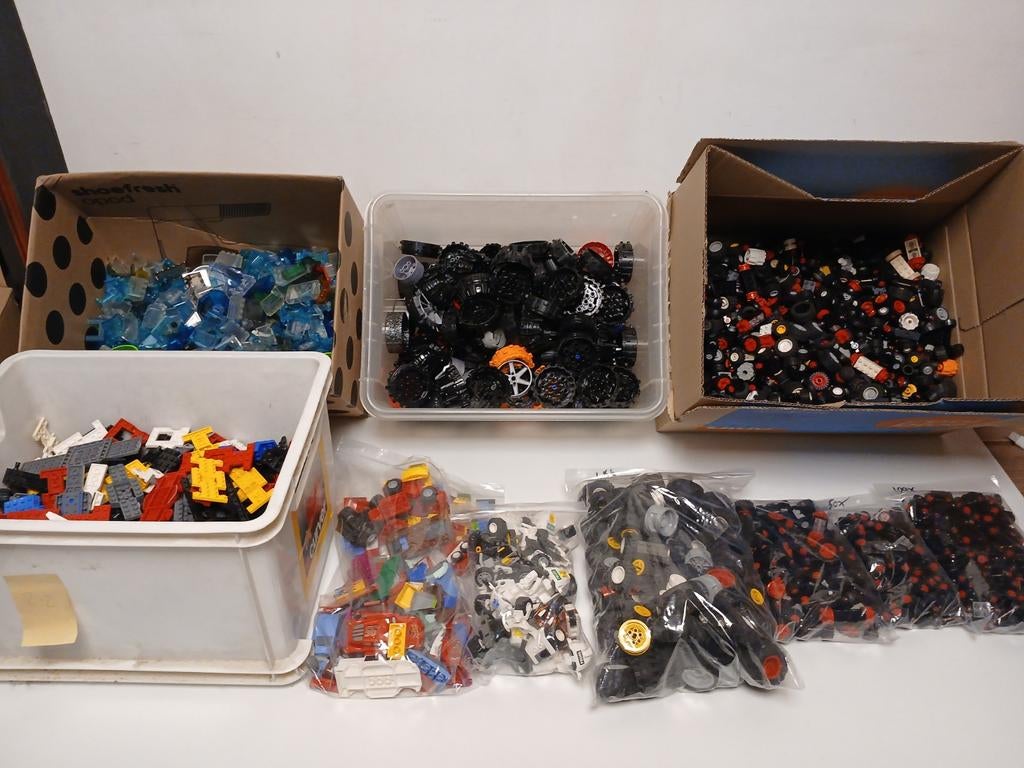 Lego partij opruiming bulk hoeveelheden wielen, ramen etc, Ophalen of Verzenden