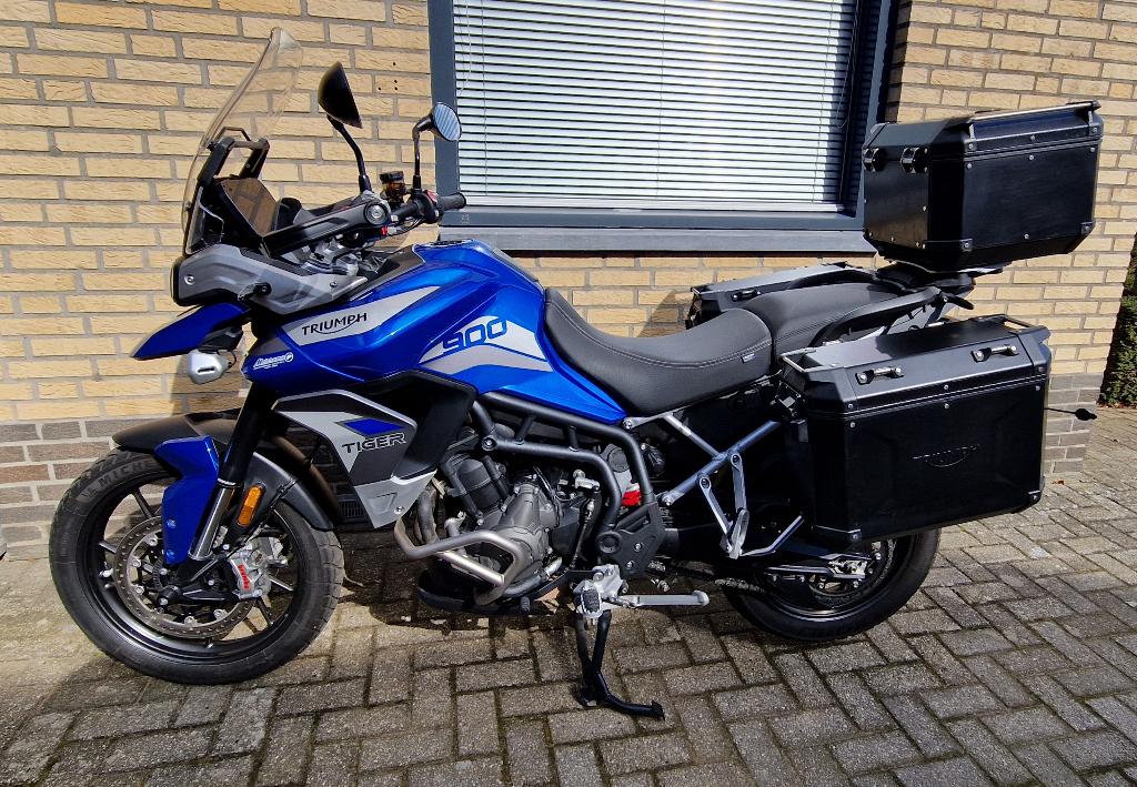 Triumph Tiger 900 GT PRO + kofferset (bj. 8/2023), Motoren, Handvatverwarming, Occasion, Motorrijbewijs A, Particulier