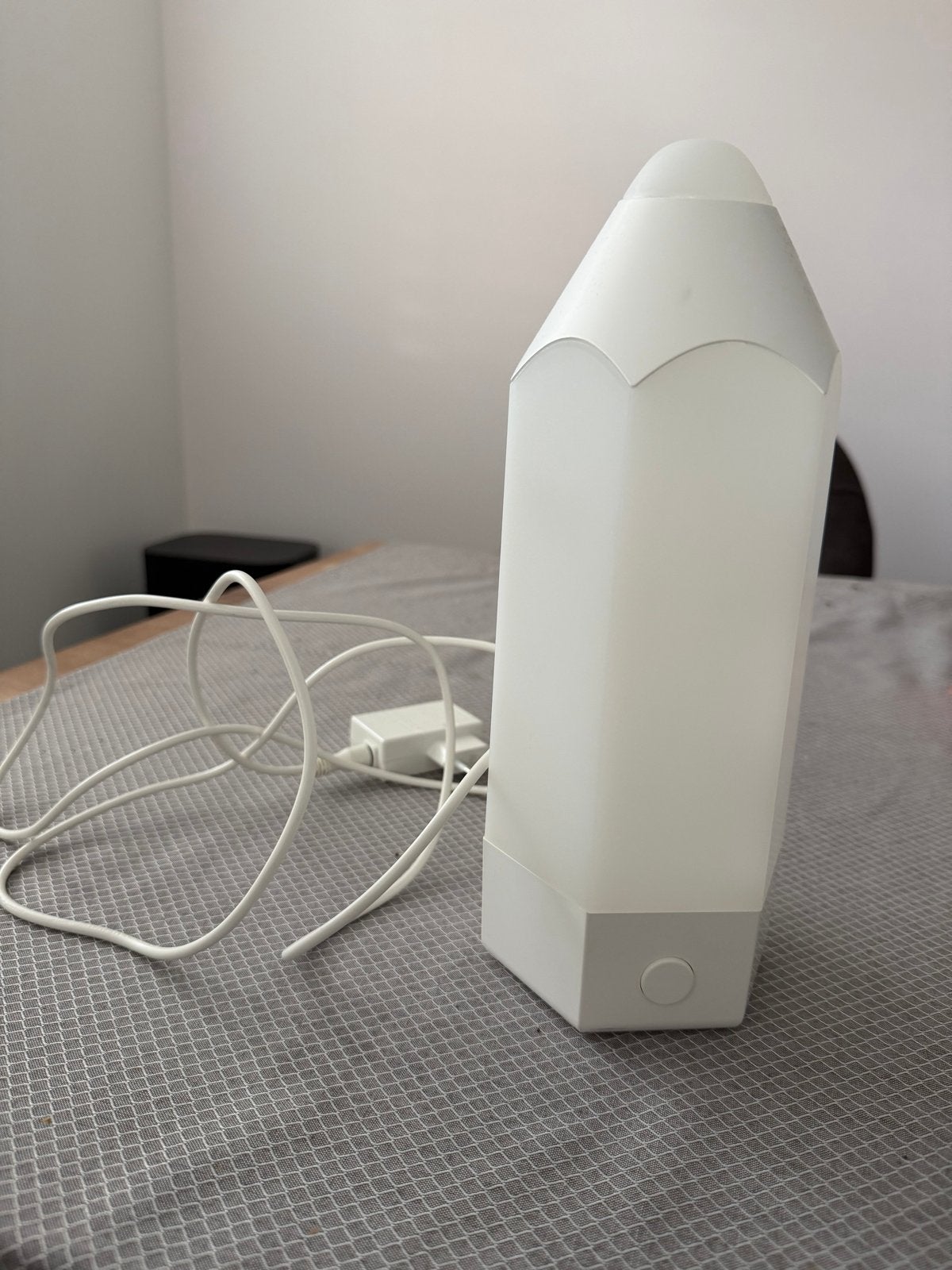 Leuke witte potlood tafellamp ikea pelarboj, Kinderlamp, Wit, Ophalen of Verzenden, Zo goed als nieuw