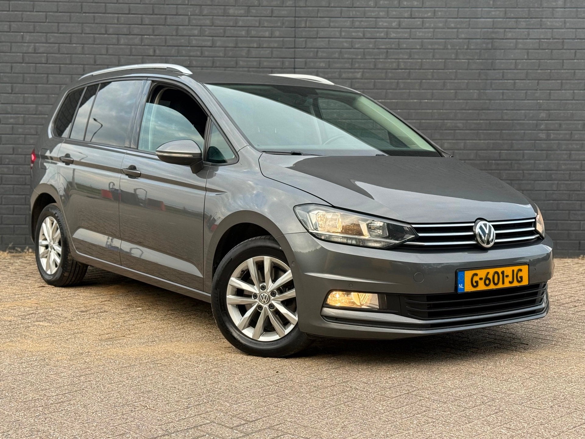 Volkswagen Touran 2.0 TDI 150PK Highline 7persoons ECC Airco, Auto's, Voorwielaandrijving, Dealer onderhouden, Stof, Euro 6