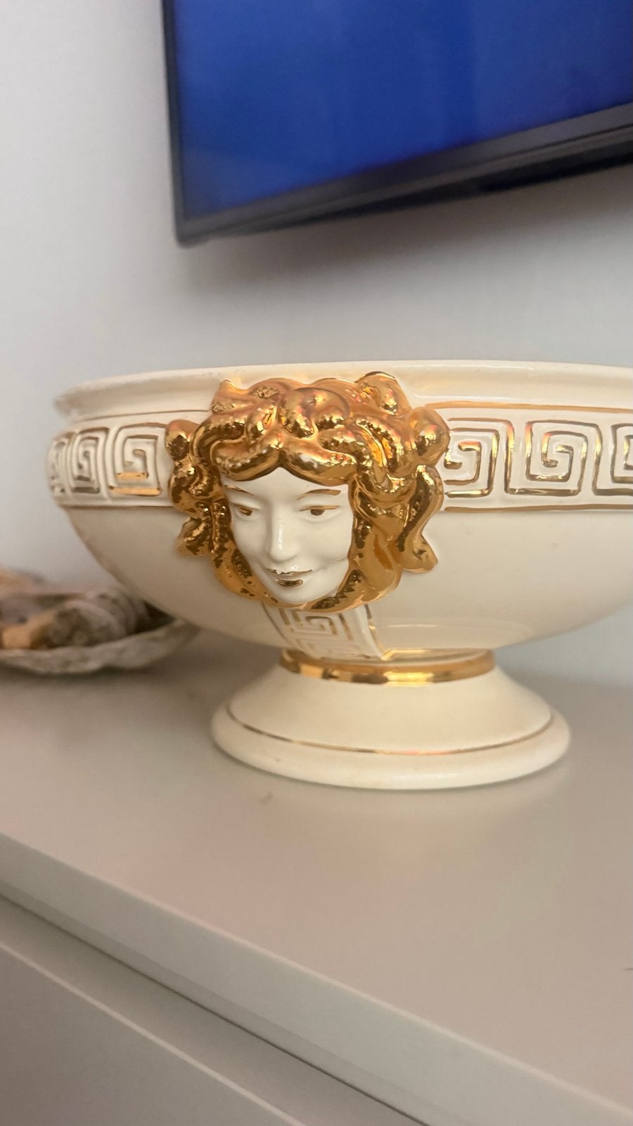 Decoratieve kom met Medusa-hoofd en Griekse motieven, Ophalen of Verzenden