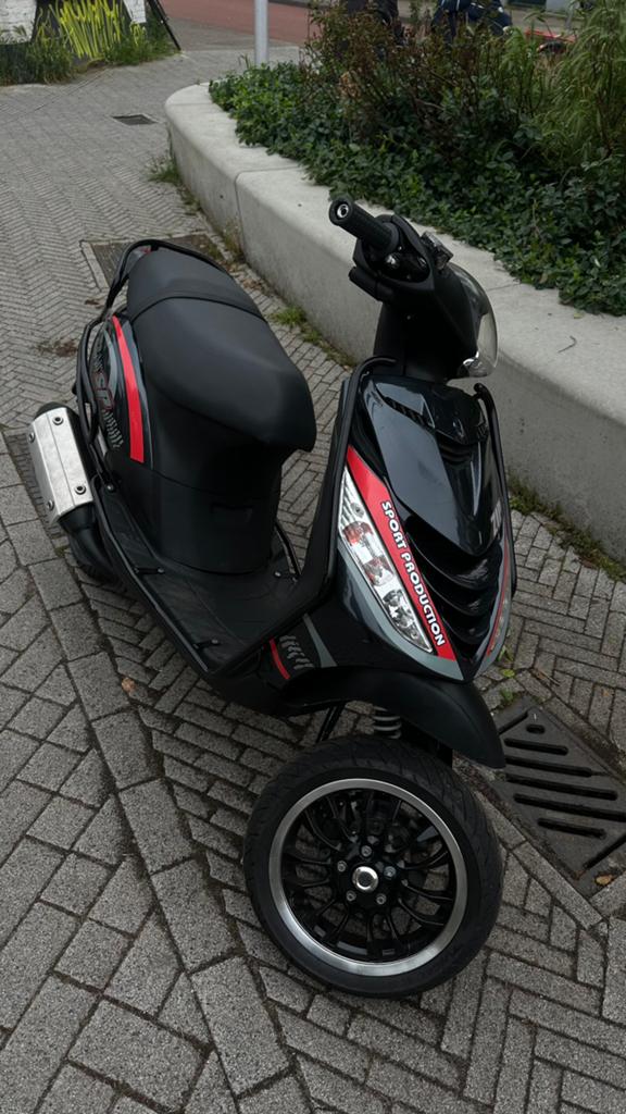 Zip 150 LC Stage 1, Fietsen en Brommers, Scooters | Piaggio, Zo goed als nieuw, Zip, Ophalen