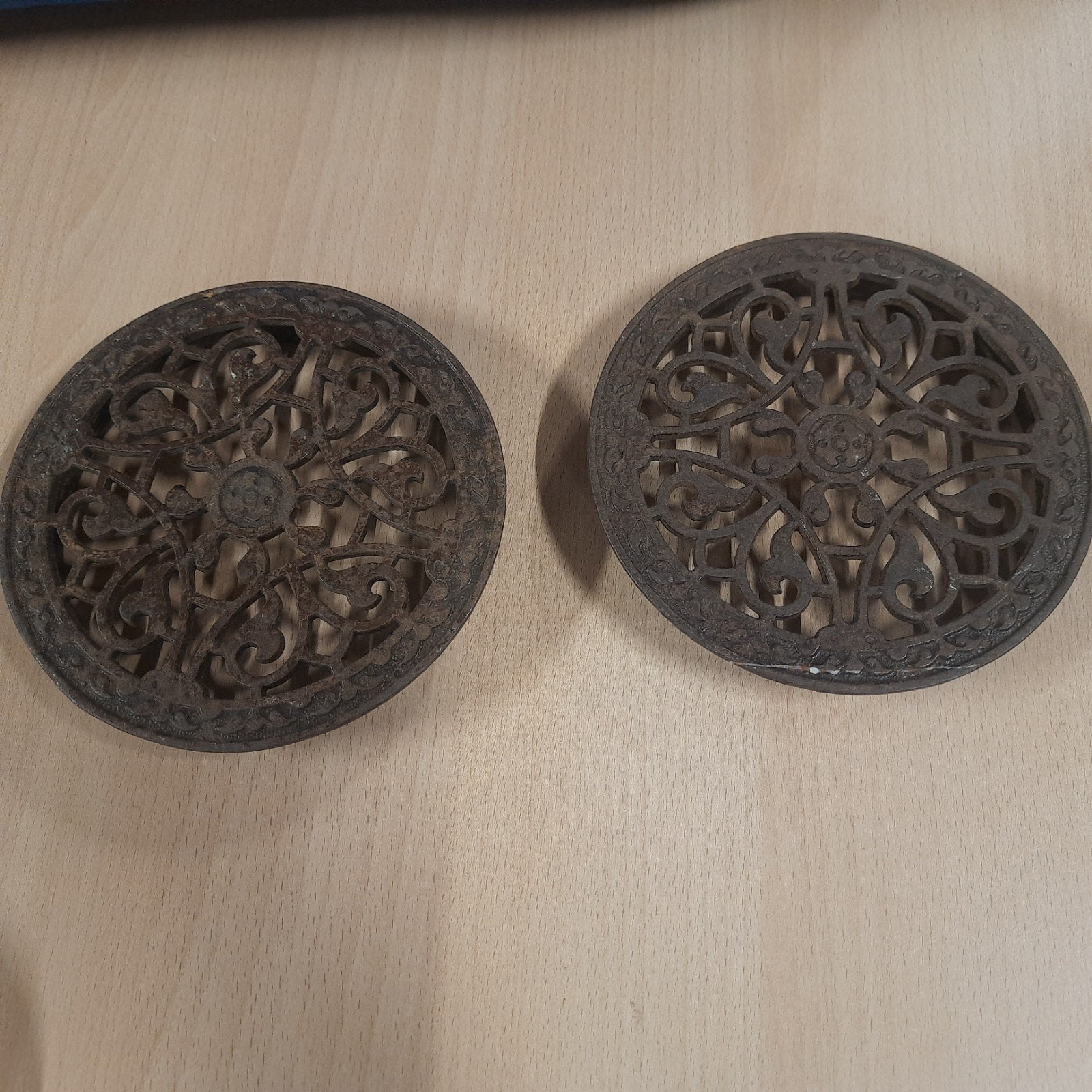 Set van 2 antieke gietijzeren ventilatieroosters, Ophalen of Verzenden