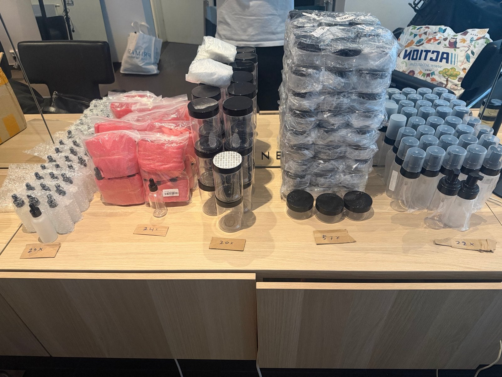 Diverse cosmetica flesjes, pompjes en olieflesjes, Gehele gezicht, Wit, Nieuw, Ophalen of Verzenden